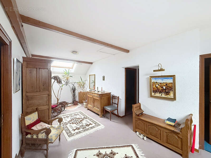 Maison à CESSY