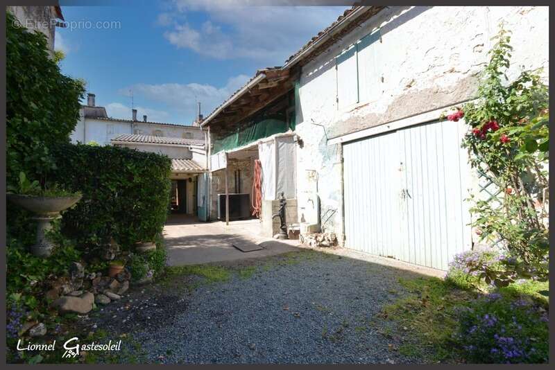 Maison de ville à vendre 4 chambres extérieur et garage sur la commune de Port Sainte Foy et Ponchapt en Dordogne - photo 24