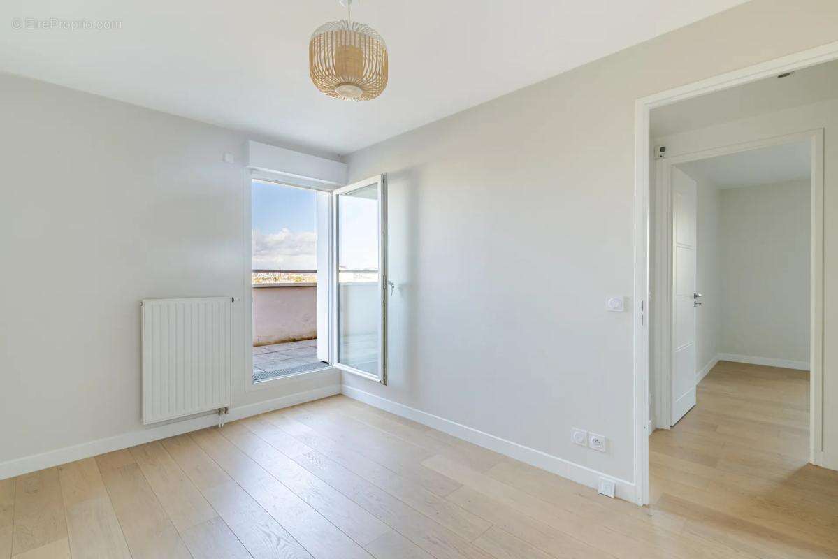 Appartement à LE PERREUX-SUR-MARNE