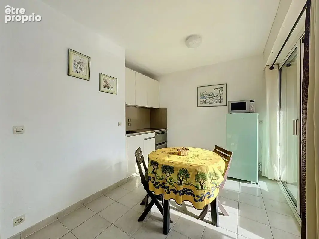 Studio + parking + Cave - À Vendre - Fréjus Plage - photo 7