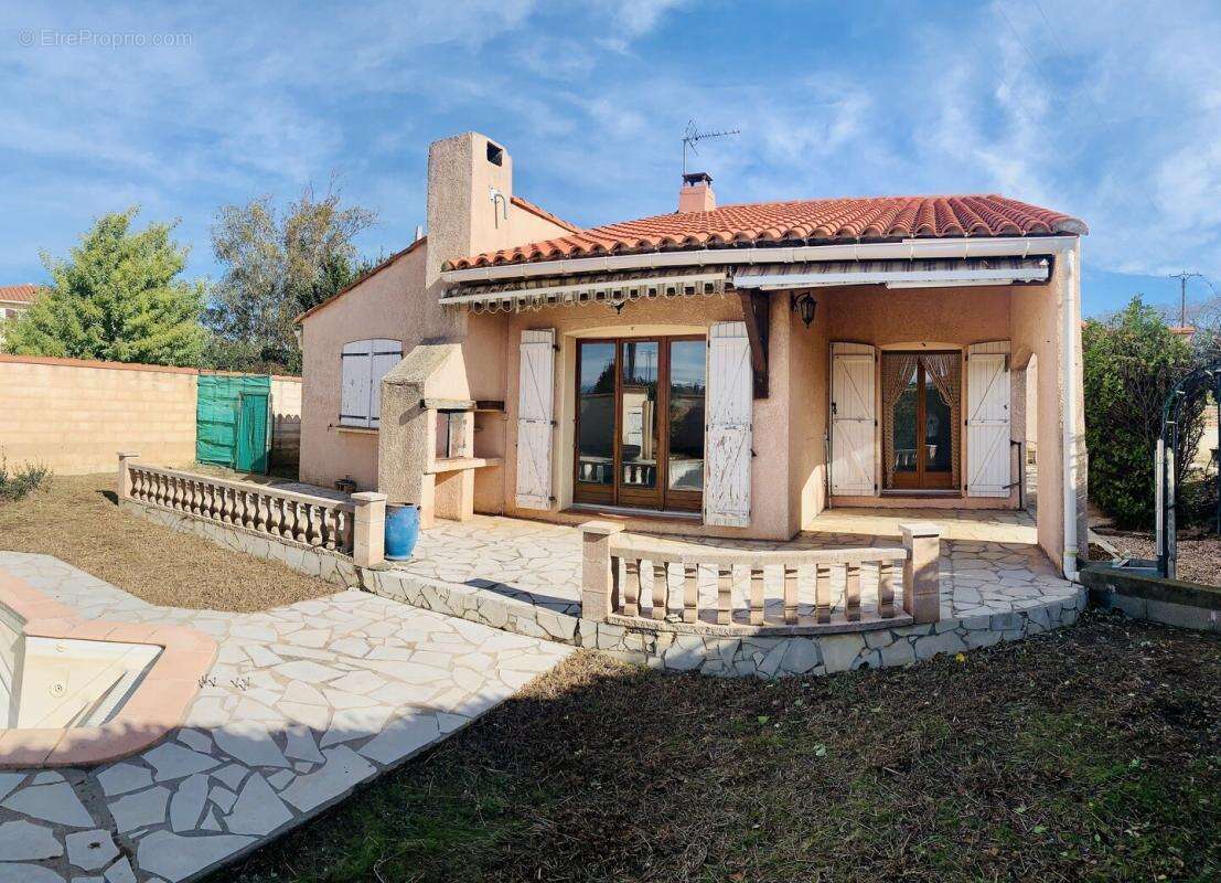 Maison à PEZILLA-LA-RIVIERE