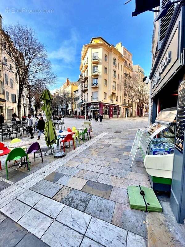 Toulon (83) - emplacement ideal centre ville – appartement 2 pieces de 51 m² plein de charme et de cachet - investissement ou re - photo 16