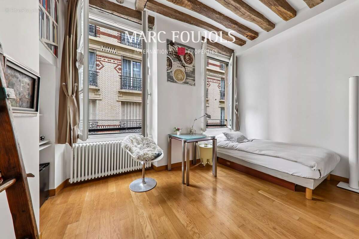 Appartement à PARIS-7E