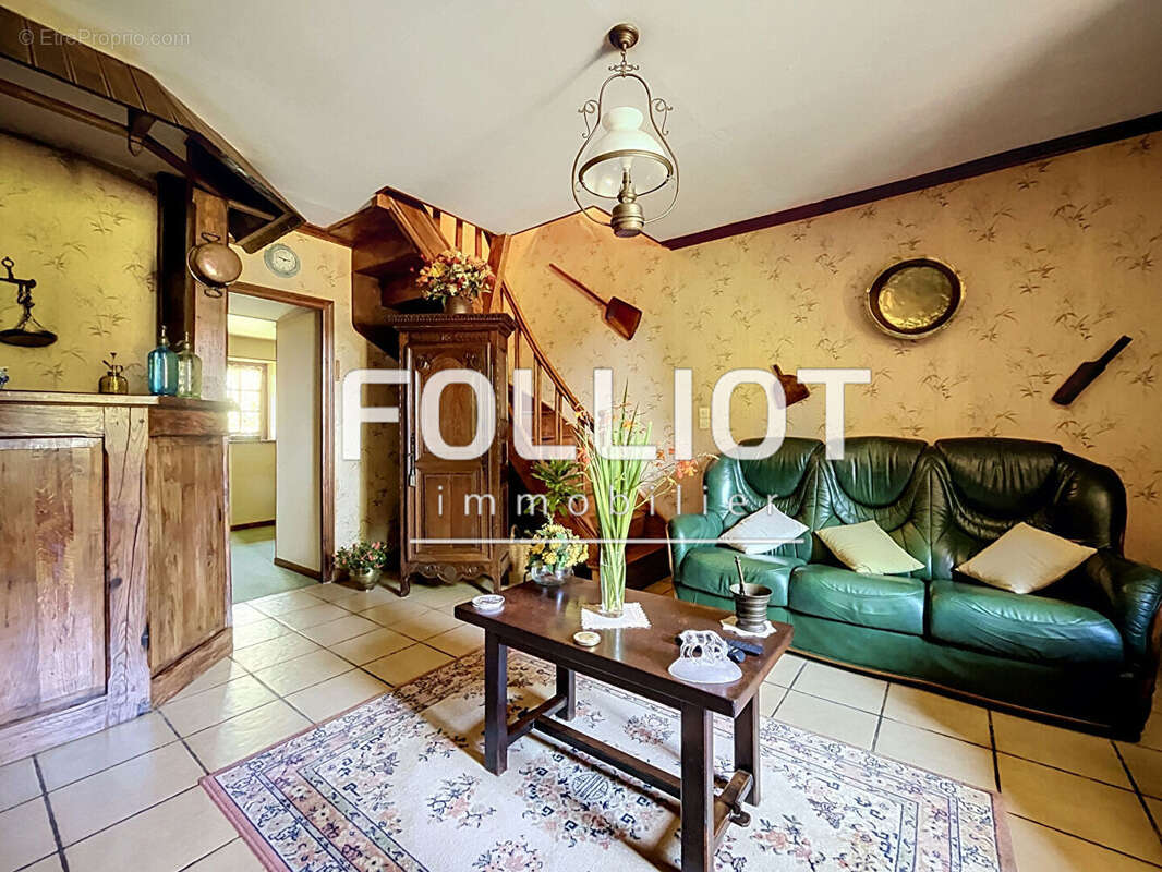 A vendre  - Maison de caractère - A vendre  -  Bourgvallees - photo 7