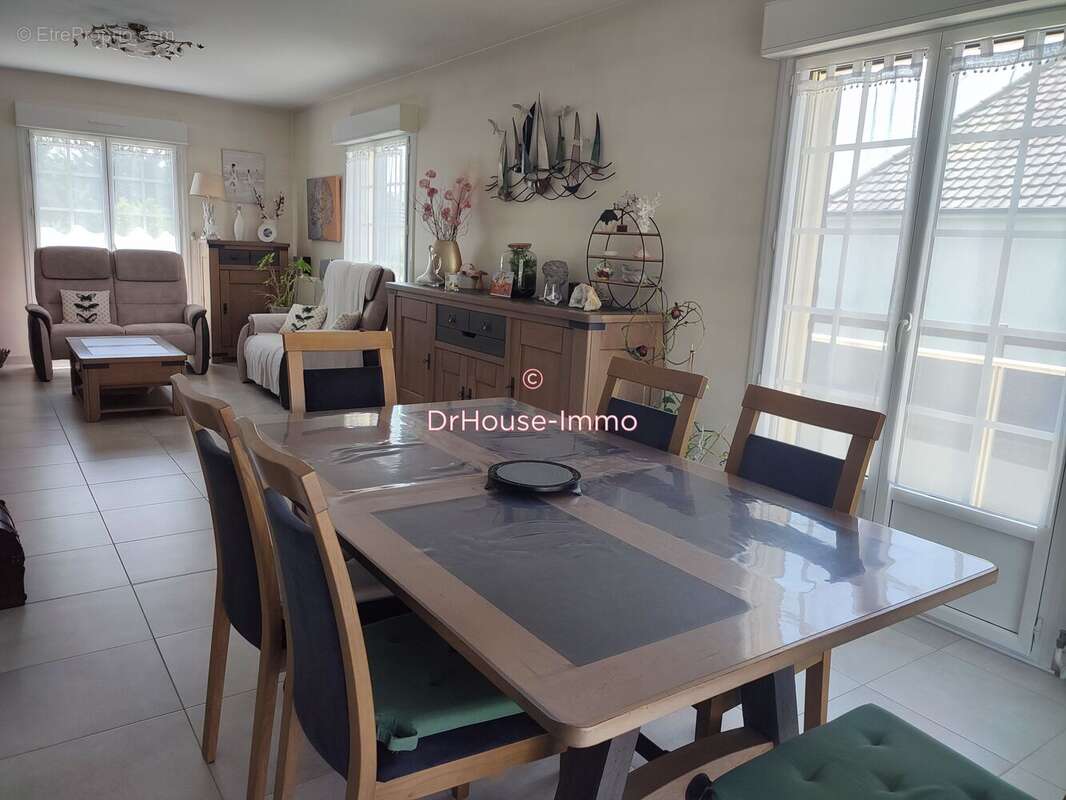 Maison 212 m² à Douvres-La-Delivrande  - photo 6