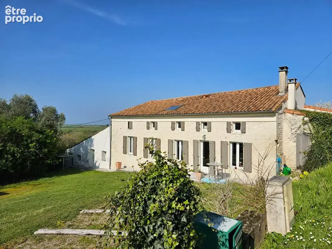 Maison à SAINT-DIZANT-DU-GUA