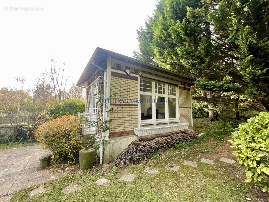 Maison à AUFFREVILLE-BRASSEUIL