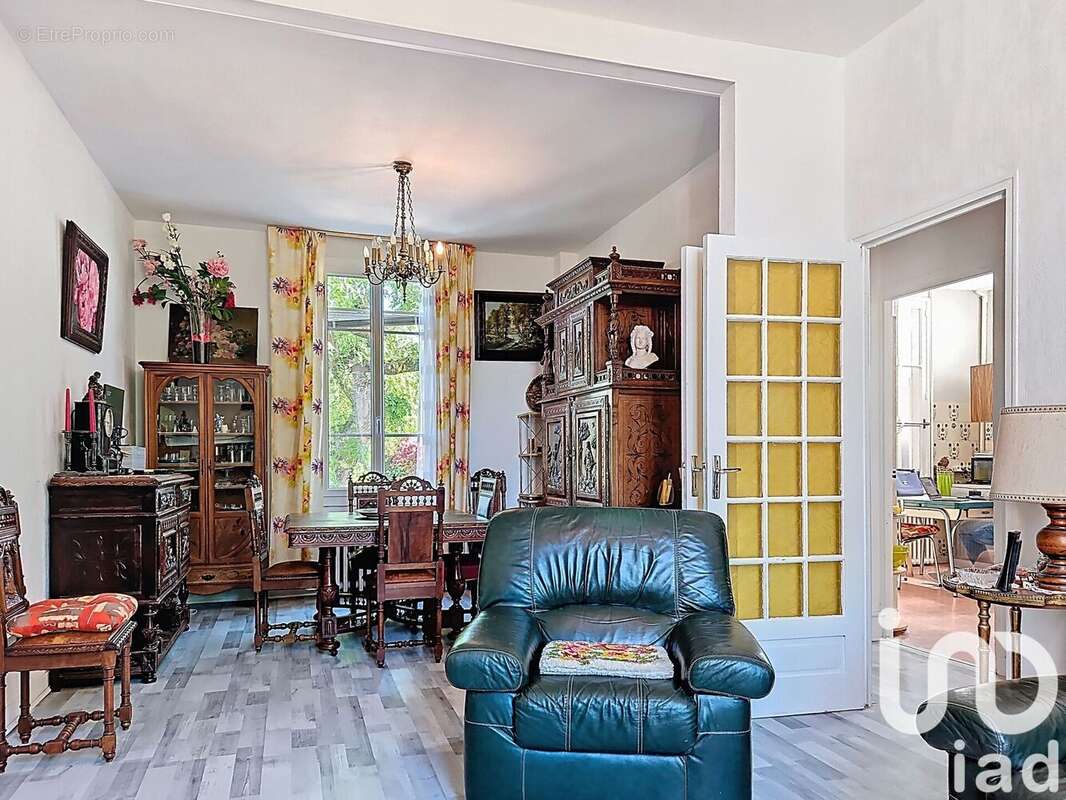 Photo 6 - Maison à LAROCHE-SAINT-CYDROINE