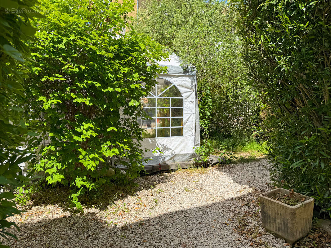 Maison à VILLENEUVE-DE-BERG