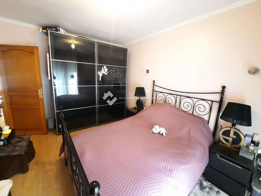 Chambre au rez de chaussée