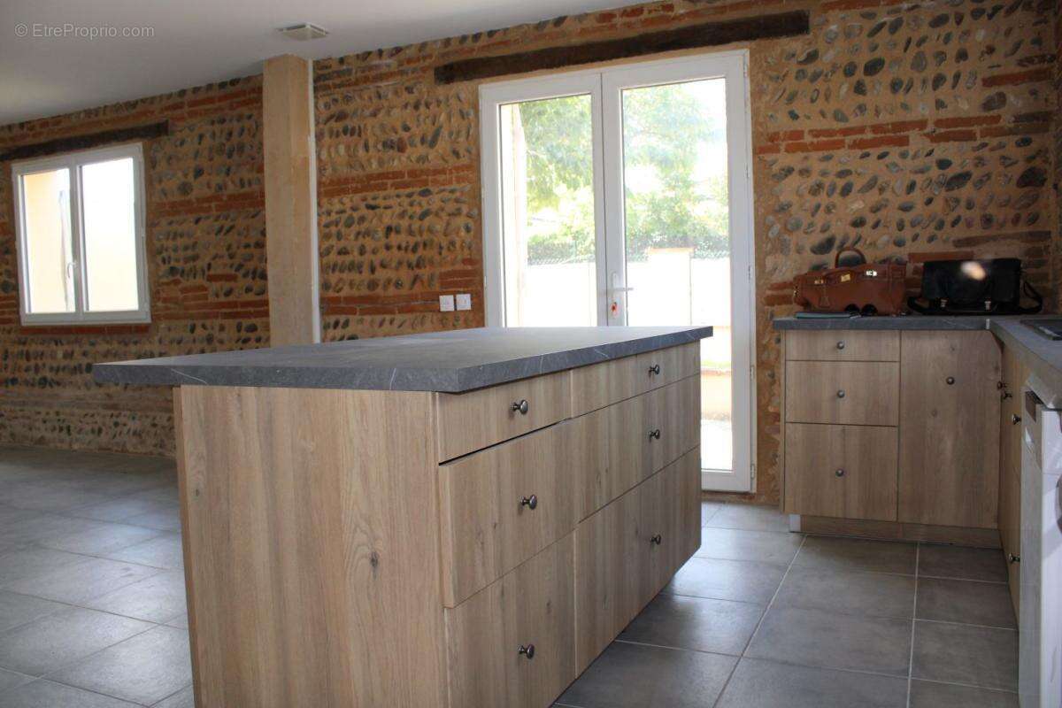 Maison 115 m² à Grenade  - photo 4