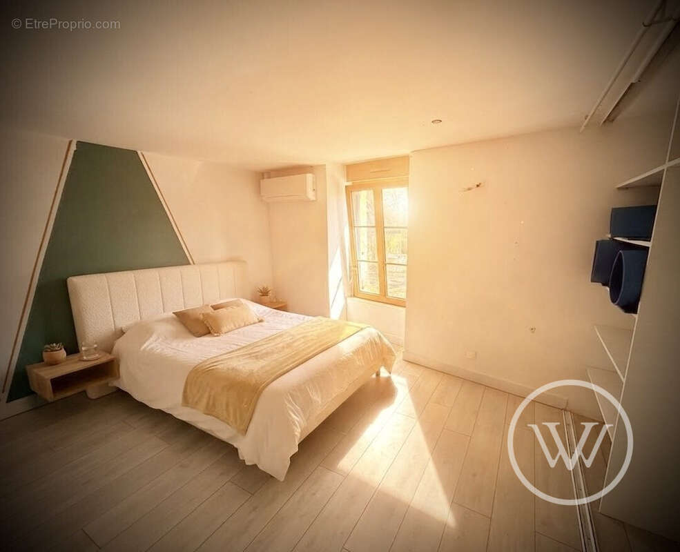 Maison 137 m² à Saint-Christophe-Du-Jambet  - photo 9