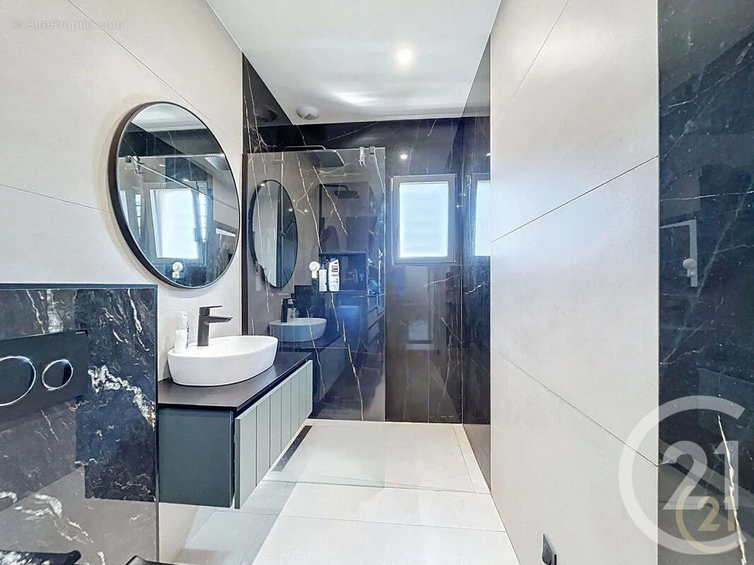 Maison 208 m² à Saint-Jean-De-Vedas  - photo 11