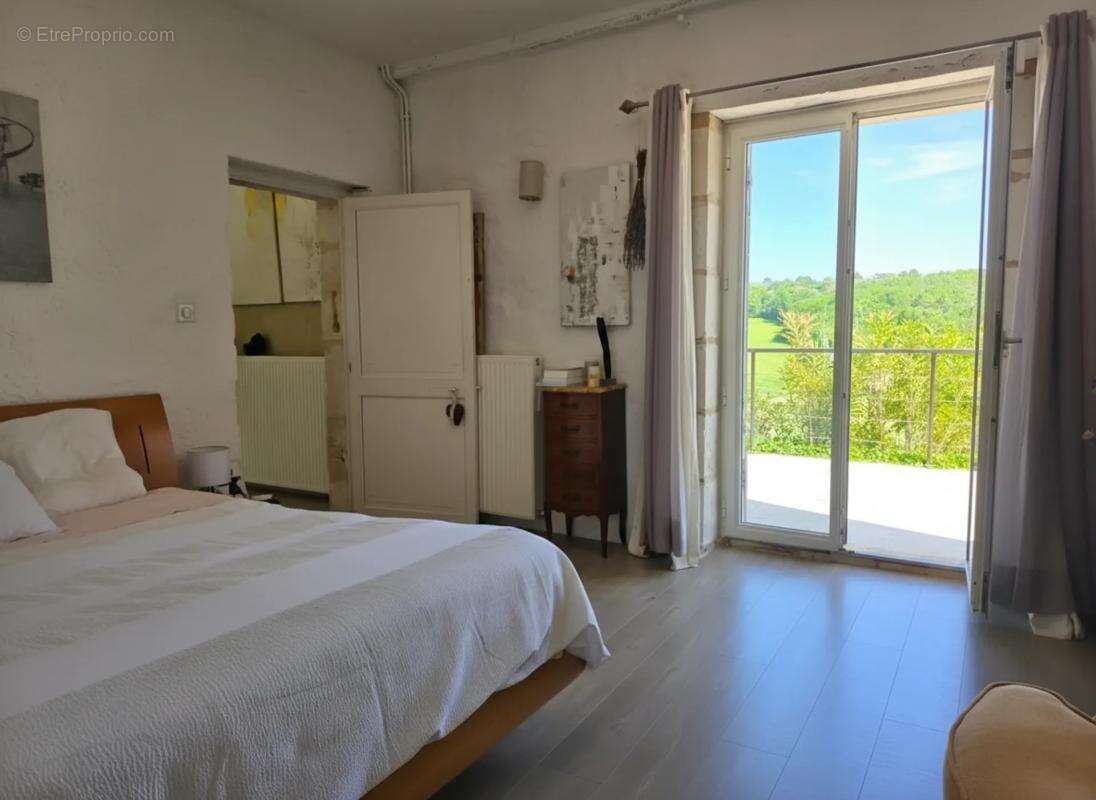 Demeure en pierre avec piscine et vue sur la vallée à Douville - photo 14