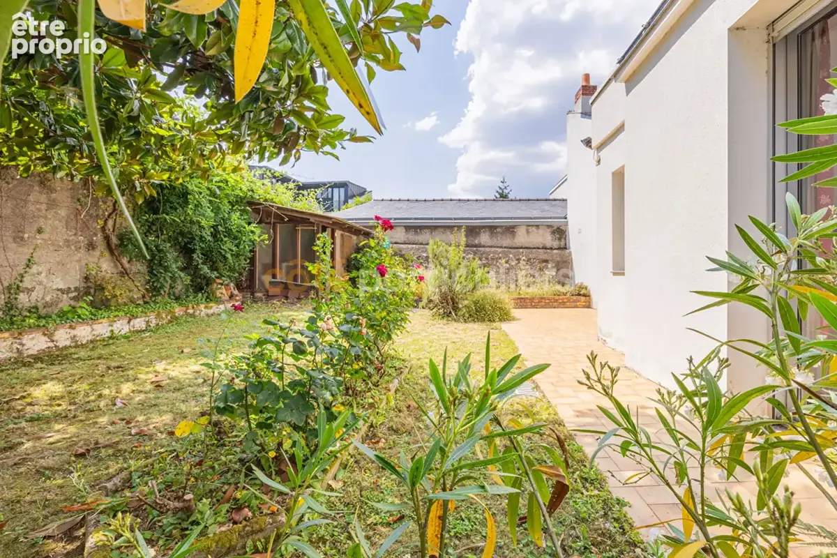 Saint-pasquier - - impasse - - maison 118m2 habitables - - double garage  - - calme - - jardin - - 3 chambres - photo 2