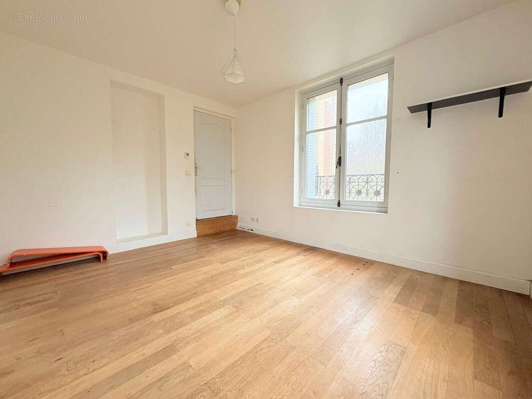 Appartement à LIMOURS