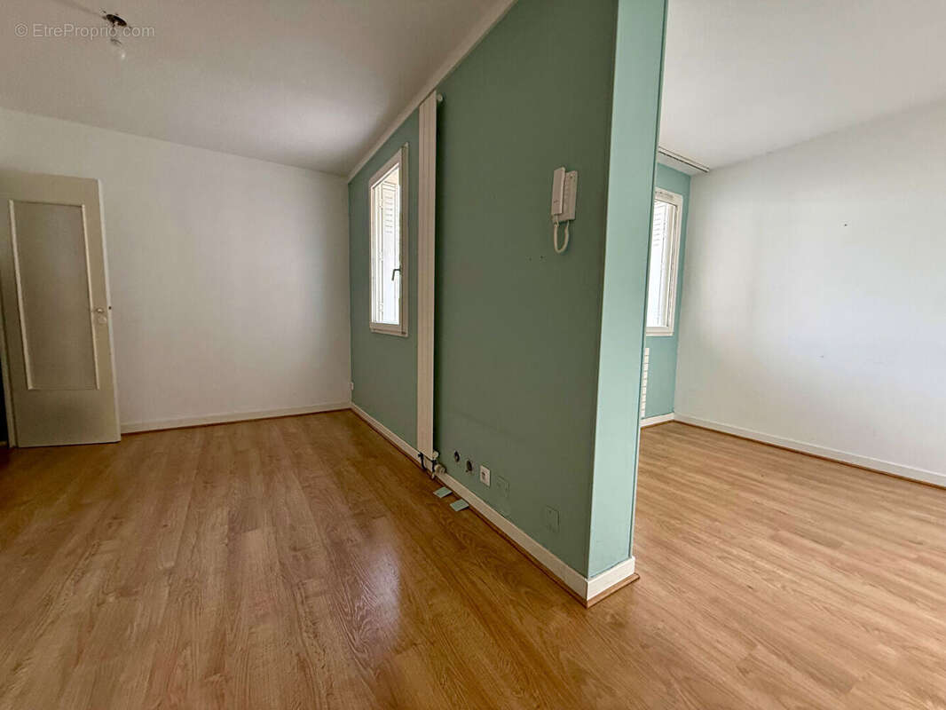 T4 à rénover / calme / secteur recherché ! - photo 3