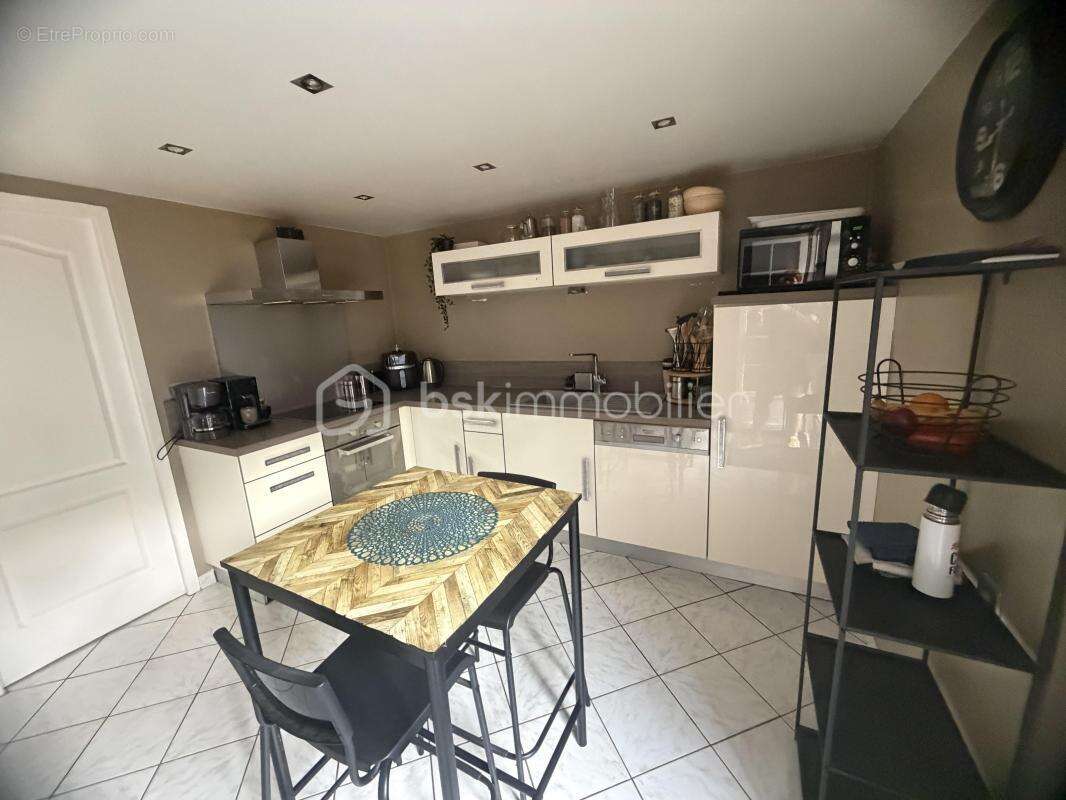 Jolie maison d'habitation dans endroit calme - photo 7