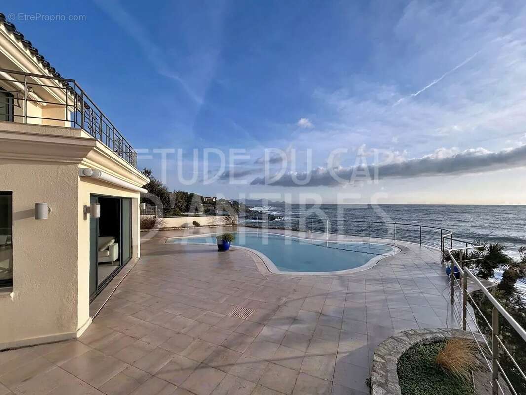 Maison à ROQUEBRUNE-SUR-ARGENS