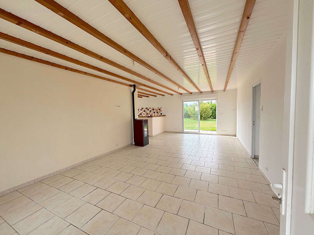 Maison à CORME-ROYAL