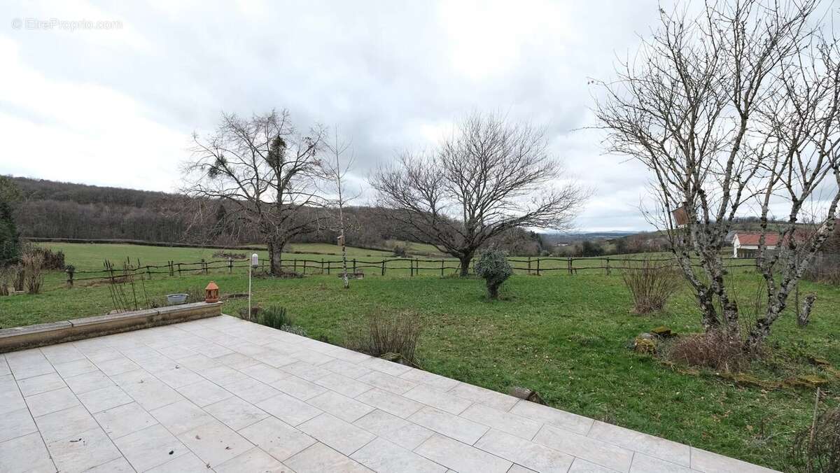 Maison à DUN-SUR-GRANDRY