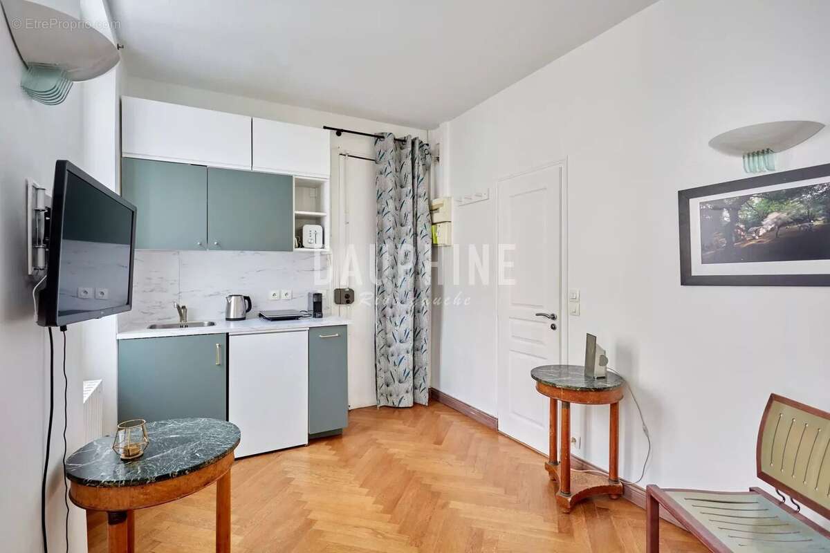 Appartement à PARIS-7E