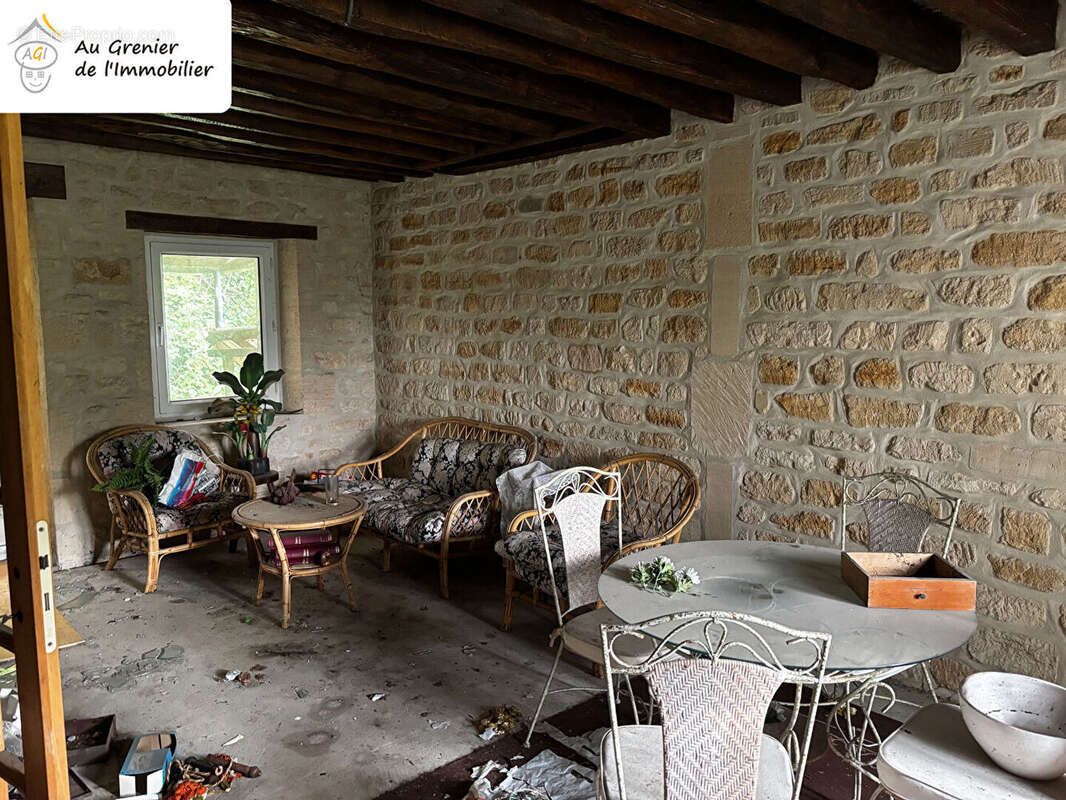 Ensemble immobilier en pierre avec jardin et garages - photo 10