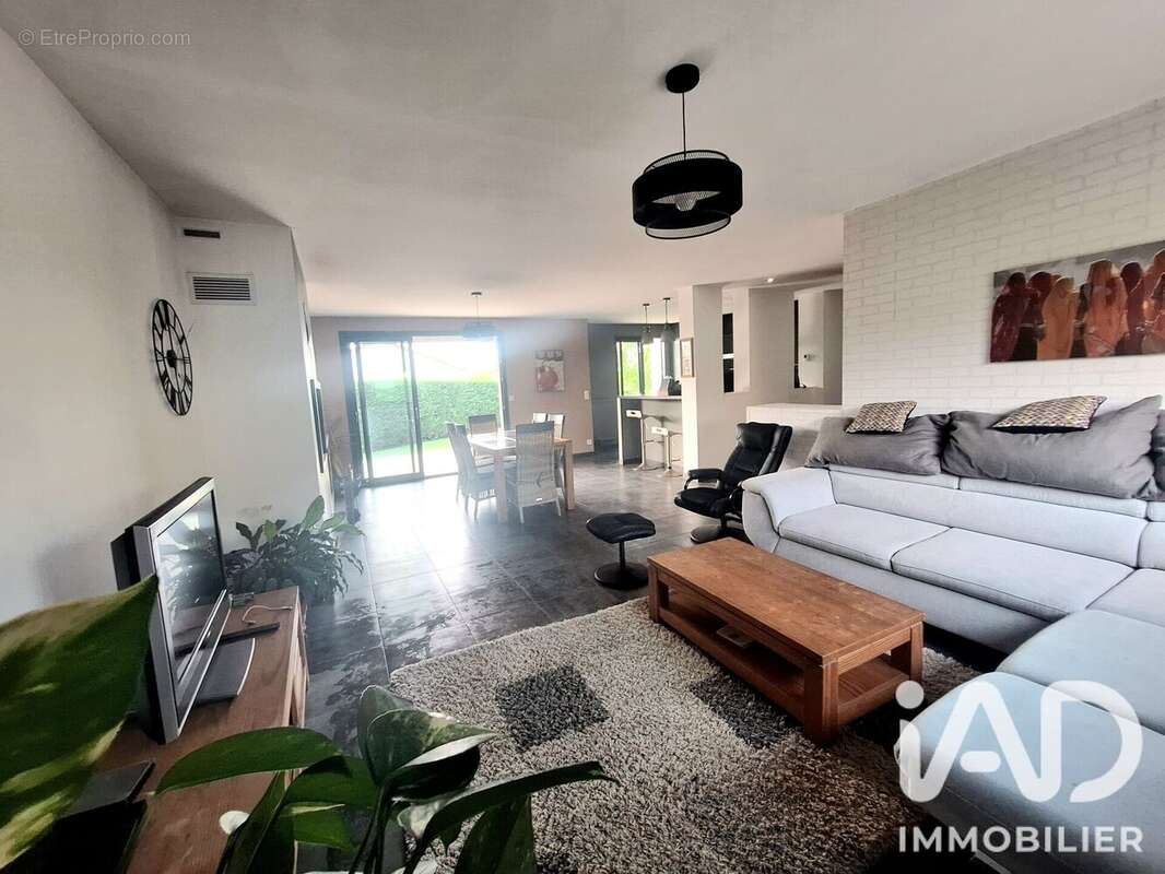 Maison 115 m² à Odos  - photo 3