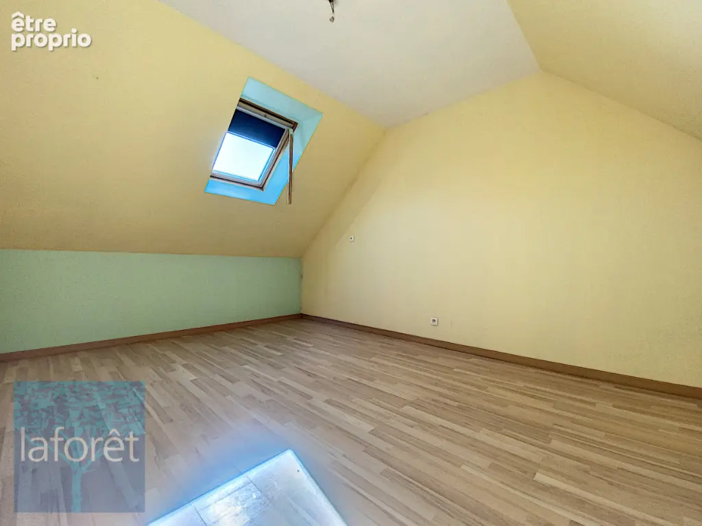 Maison Louvigne Du Desert 8 pièce(s) 195.14 m2 - photo 4