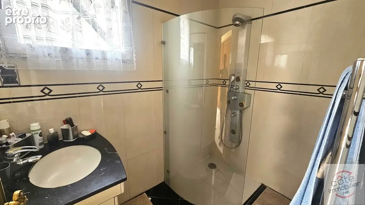 Belle maison de 146m² sur 2 niveaux + sous-sol total sur terrain de 343m² - photo 9