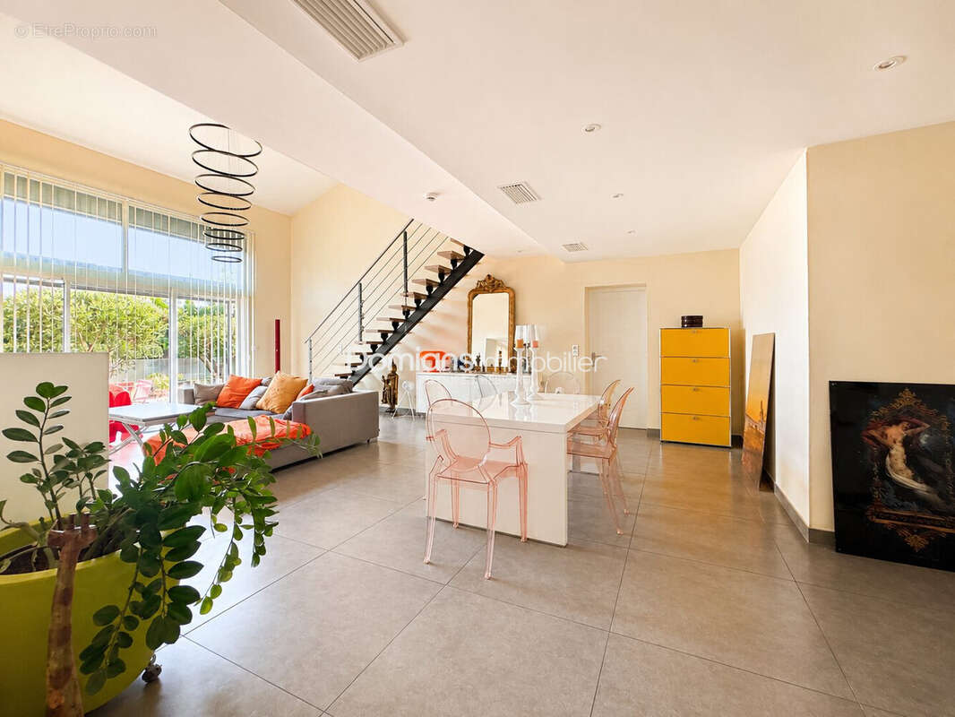 Maison 212 m² à Saint-Jean-Lasseille  - photo 4