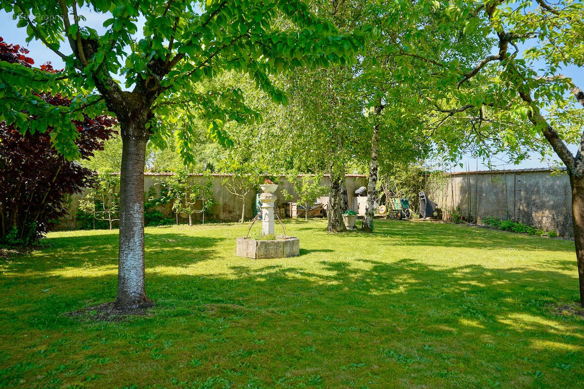 Maison à LA CHAPELLE-SAINT-LAURENT