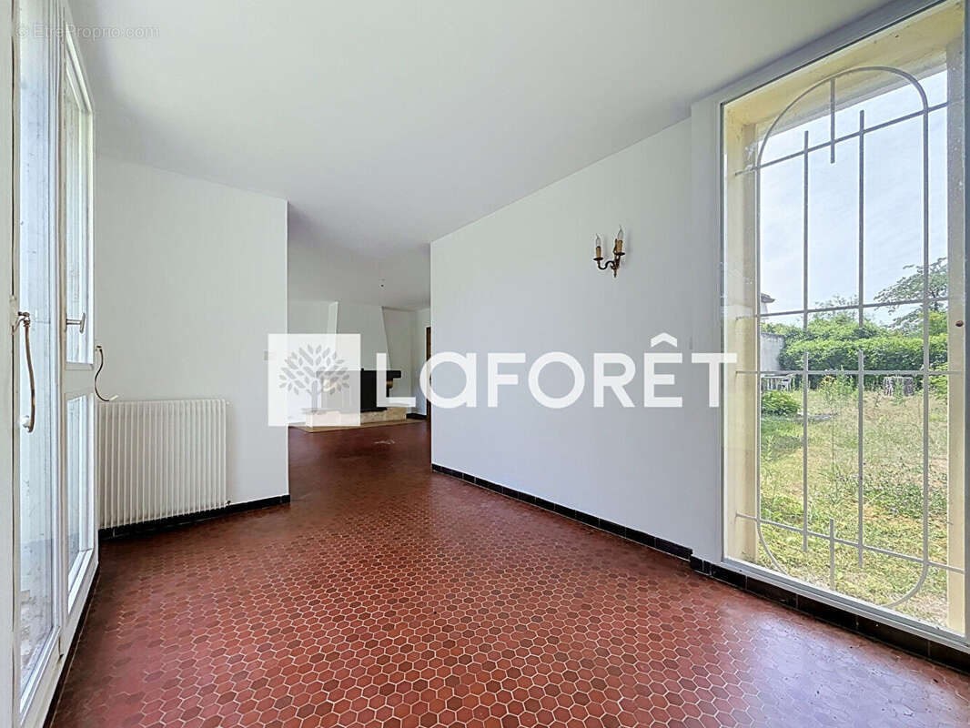 Maison 6 pièces 124m2 Cesson Bourg - photo 3