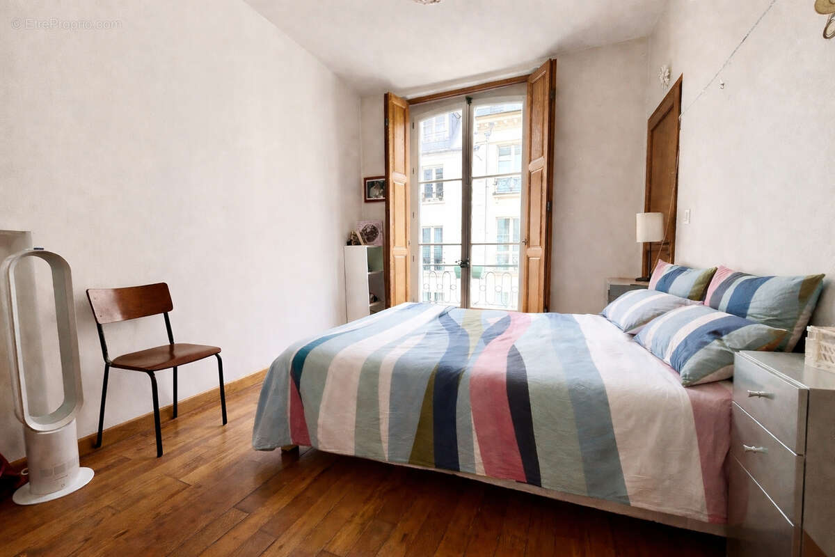 Appartement à PARIS-2E