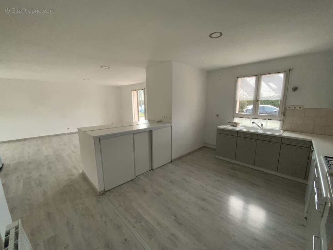 Maison à ANGERVILLE-LA-CAMPAGNE