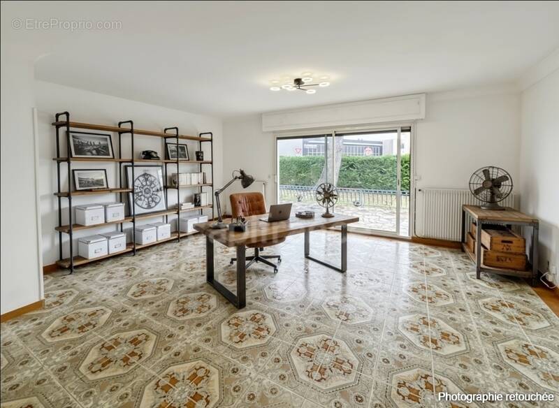 Commerce à LA TESTE-DE-BUCH