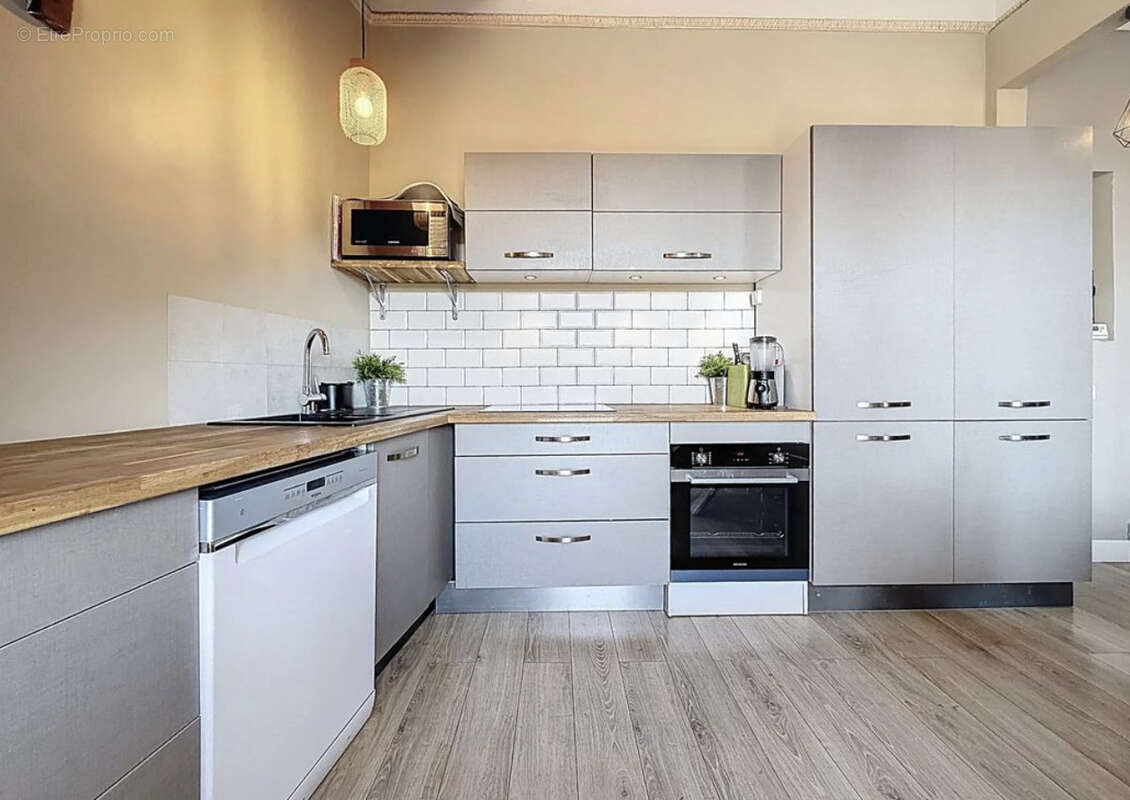 Appartement à MARSEILLE-6E