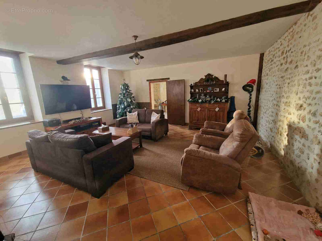 Maison à MIRAMBEAU