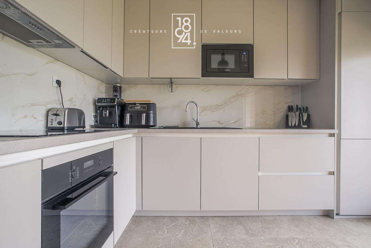 Appartement T3 à vendre Marseille 8eme (13008) I 62 m2 I Terrasse 29 m2 I Saint-Anne - photo 5