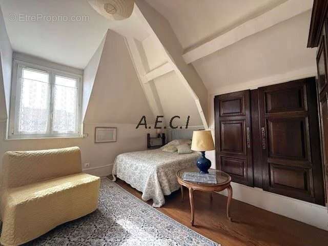 Maison à ASNIERES-SUR-SEINE