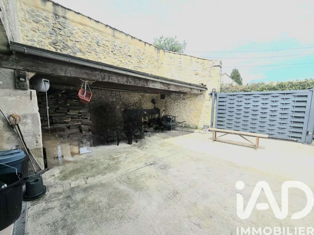 Photo 2 - Maison à JONQUIERES-SAINT-VINCENT