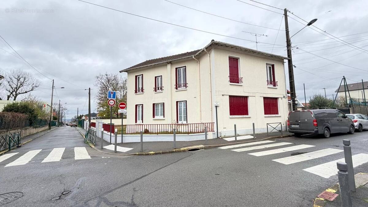 Appartement à CLICHY-SOUS-BOIS