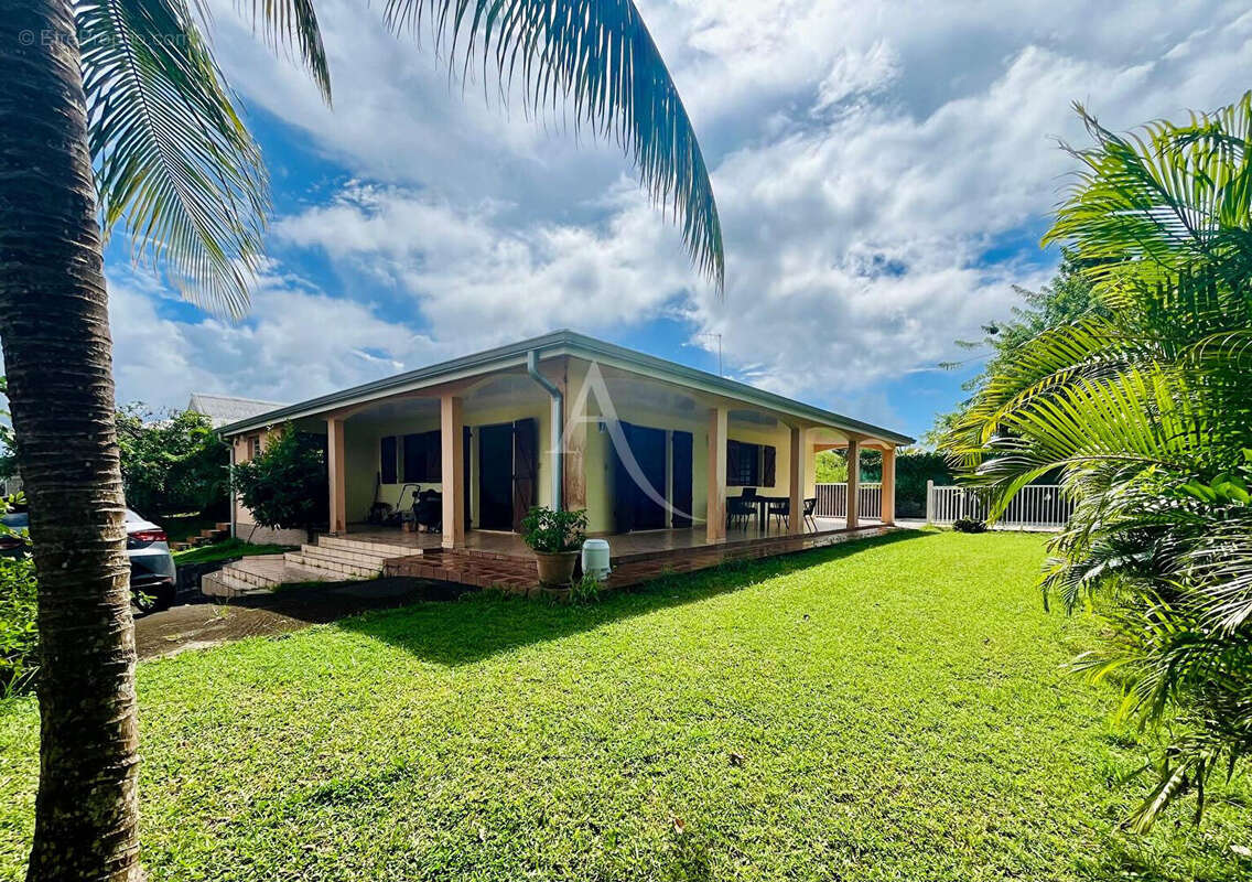 Maison à RIVIERE-SALEE