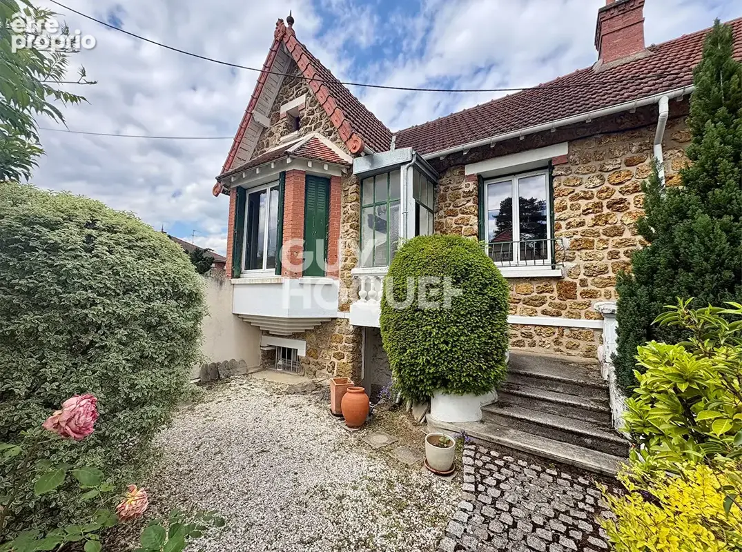 Photo Maison à Sainte-Genevieve-Des-Bois au prix de 285 000€