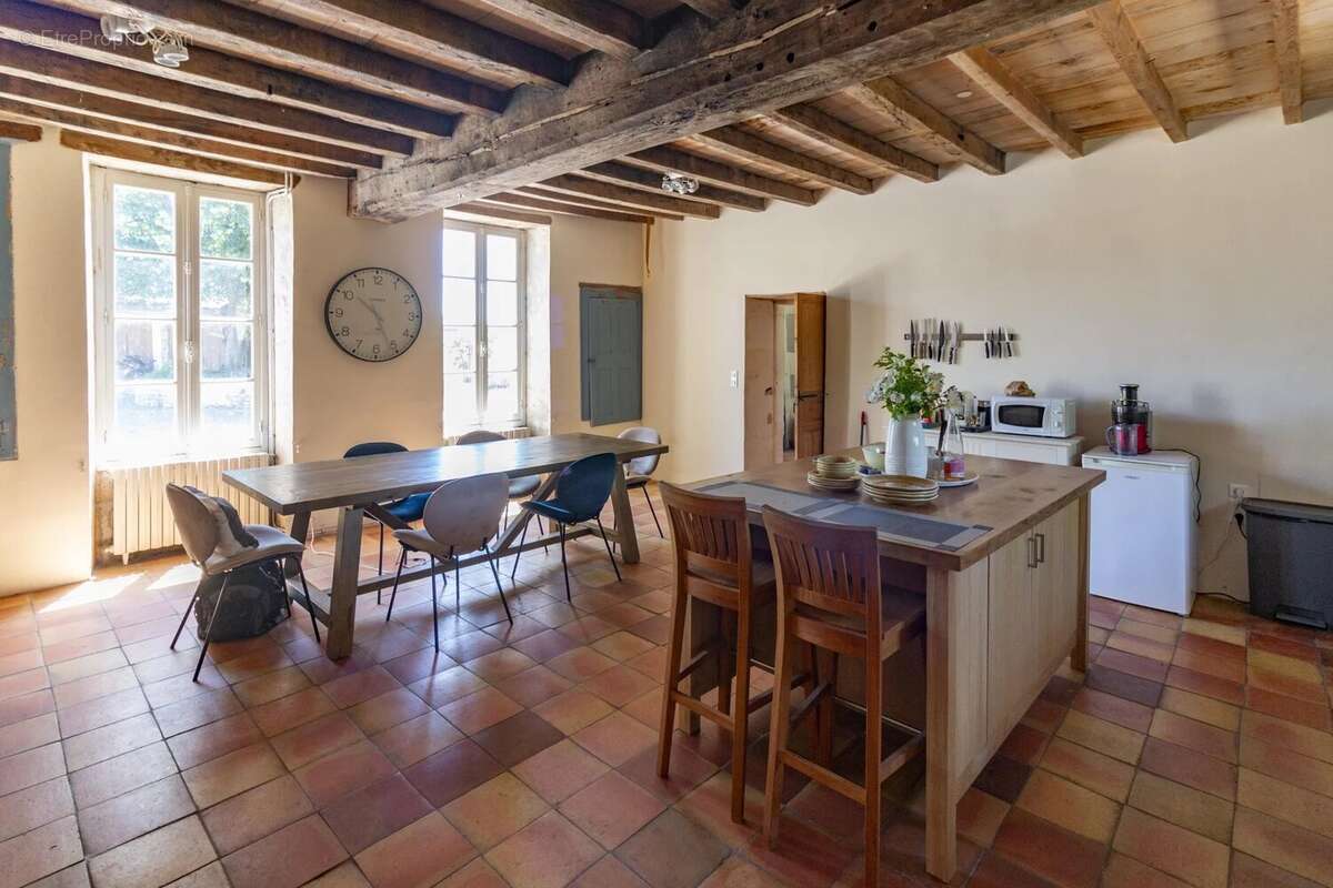 Maison à CHATEAUNEUF-SUR-CHARENTE