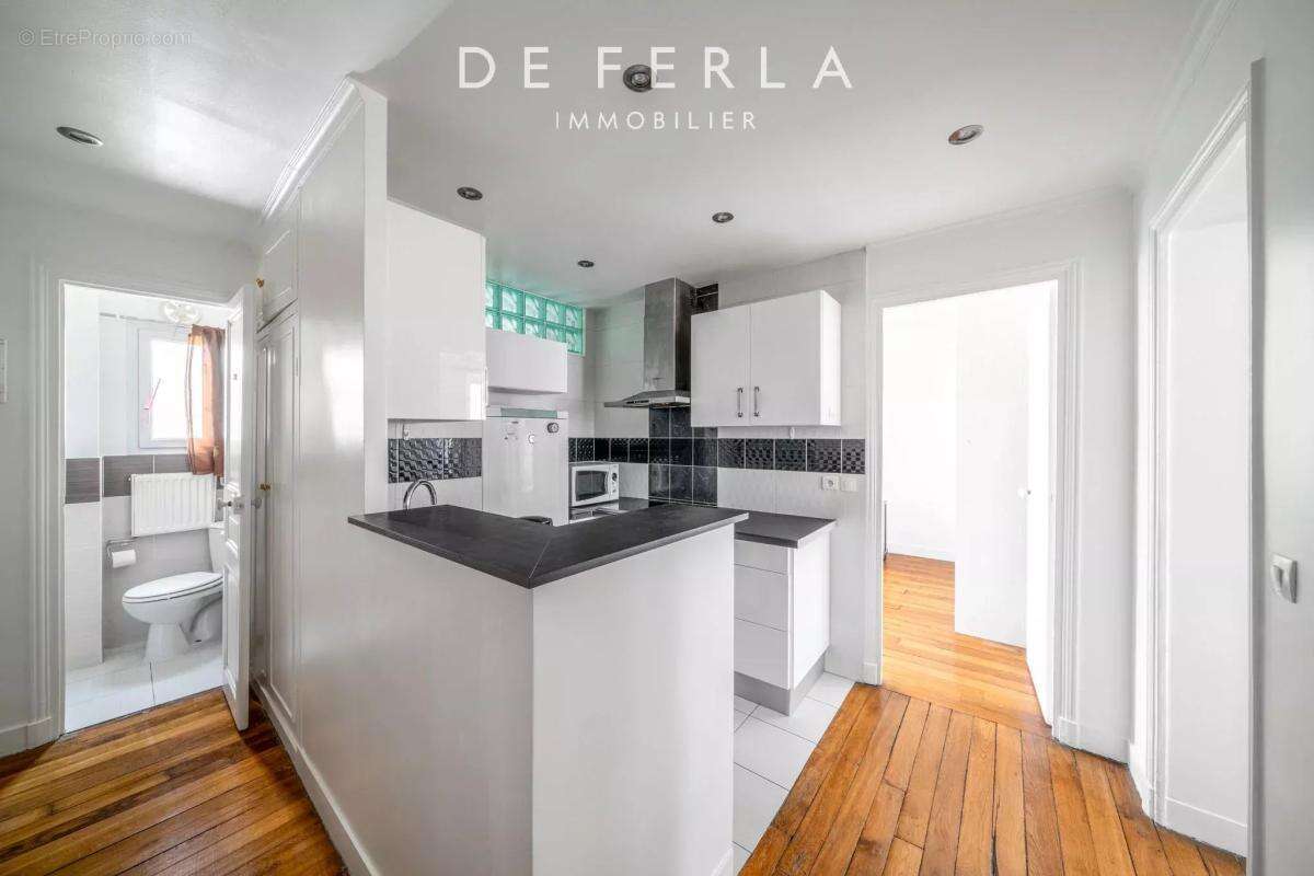 Appartement à PARIS-16E