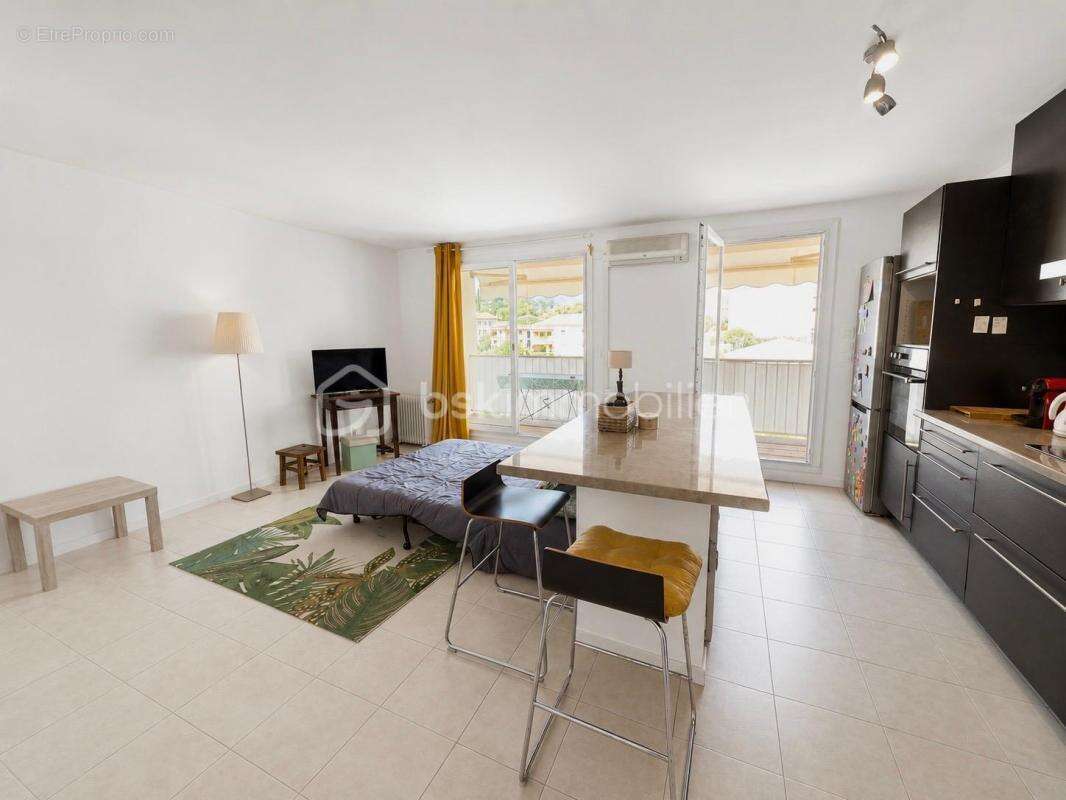 Appartement à MOUANS-SARTOUX