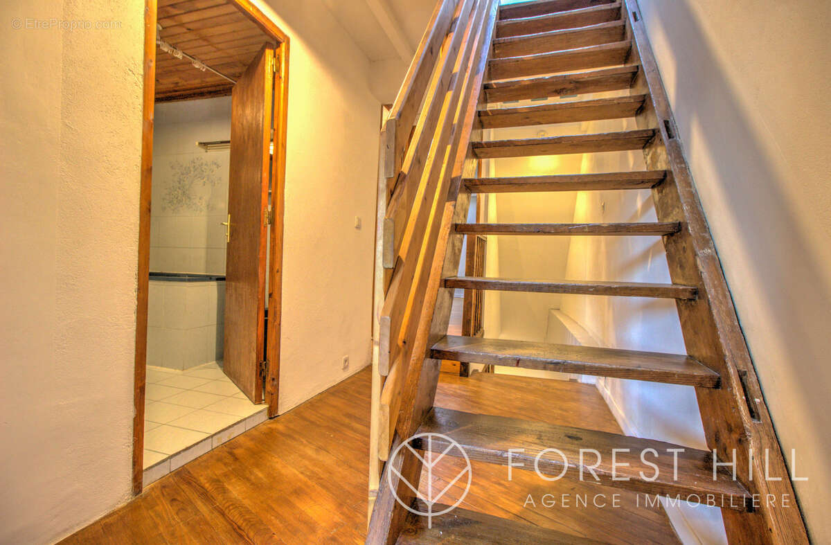 Maison 5 chambres centre ville - photo 17