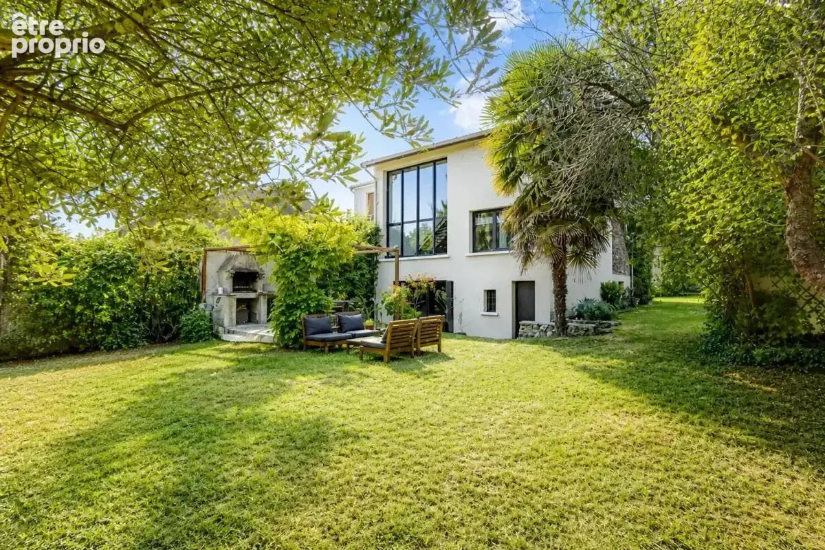 Villeneuve-le-roi – maison familiale de caractère – 231 m² habitables – 4 chambres – terrain 698 m² – garage avec mezzanine - photo 15