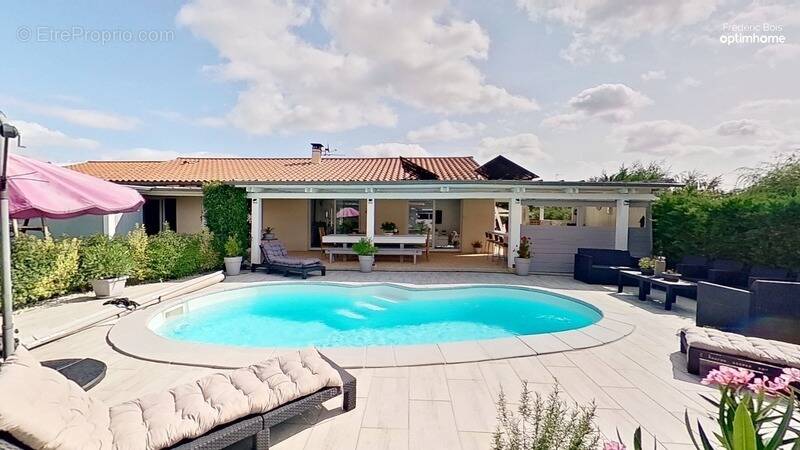 Maison à MONTMERLE-SUR-SAONE